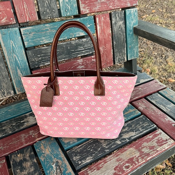 Dooney & Bourke Handbags - New Vintage Dooney and Bourke Gretta Hanna Tote Bag
